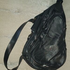 Comfort Carry All Crossbody Sling Black